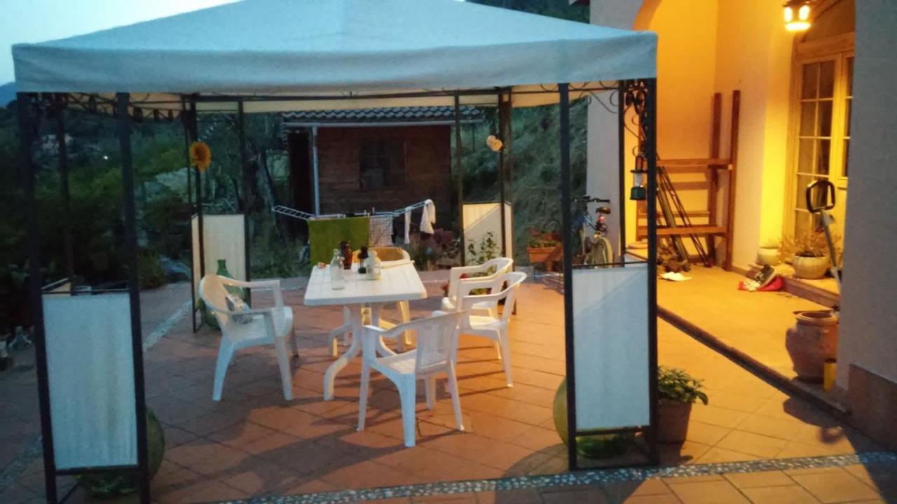 Room In Villa - Room In The Hills With Garden And Sea View San Salvatore (Genoa) Exterior foto