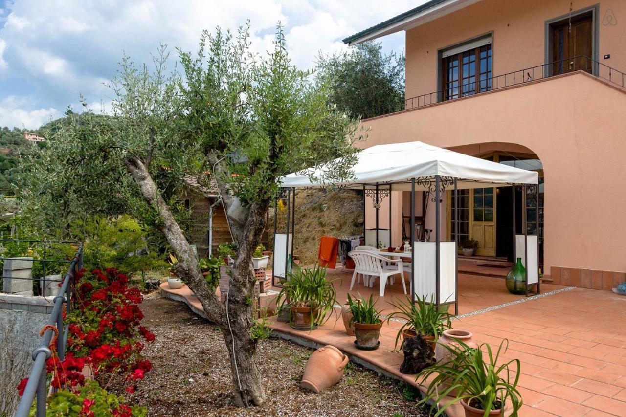 Room In Villa - Room In The Hills With Garden And Sea View San Salvatore (Genoa) Exterior foto